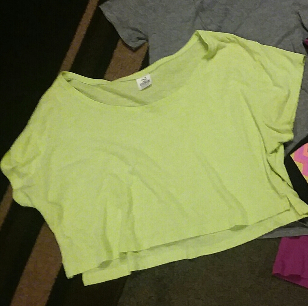 VS PINK NEON GREEN CROP TOP